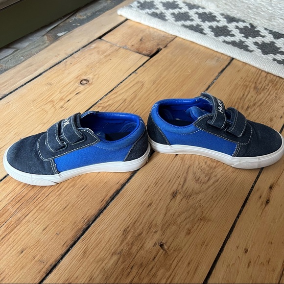 Hurley Velcro slip ons. - Picture 5 of 7